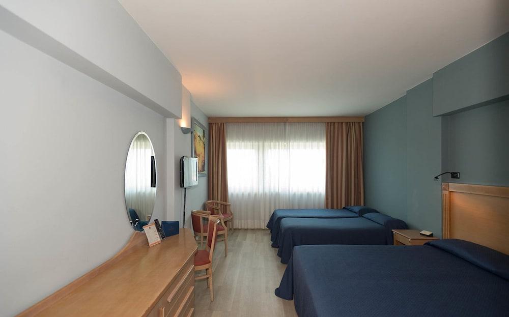 Grand Continental Hotel 4*