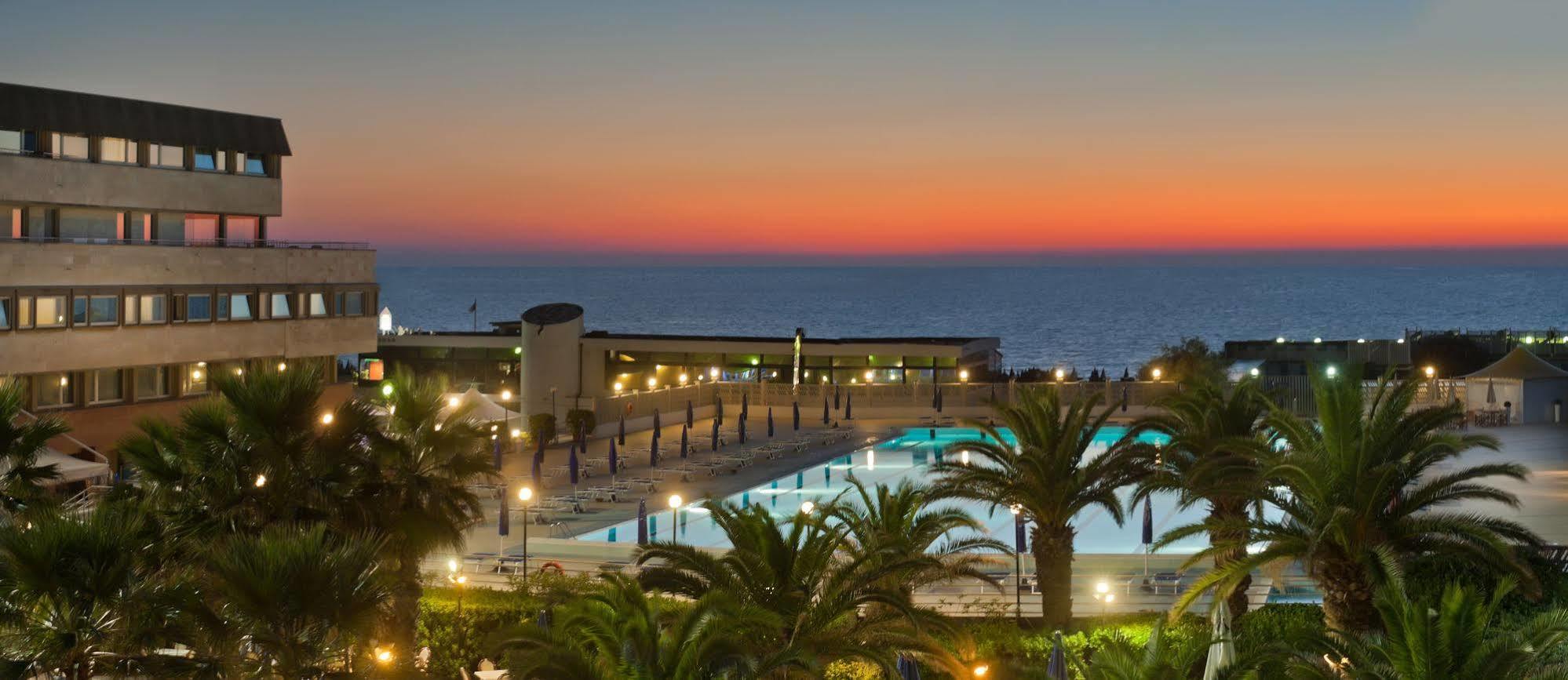 Hotel Grand Continental