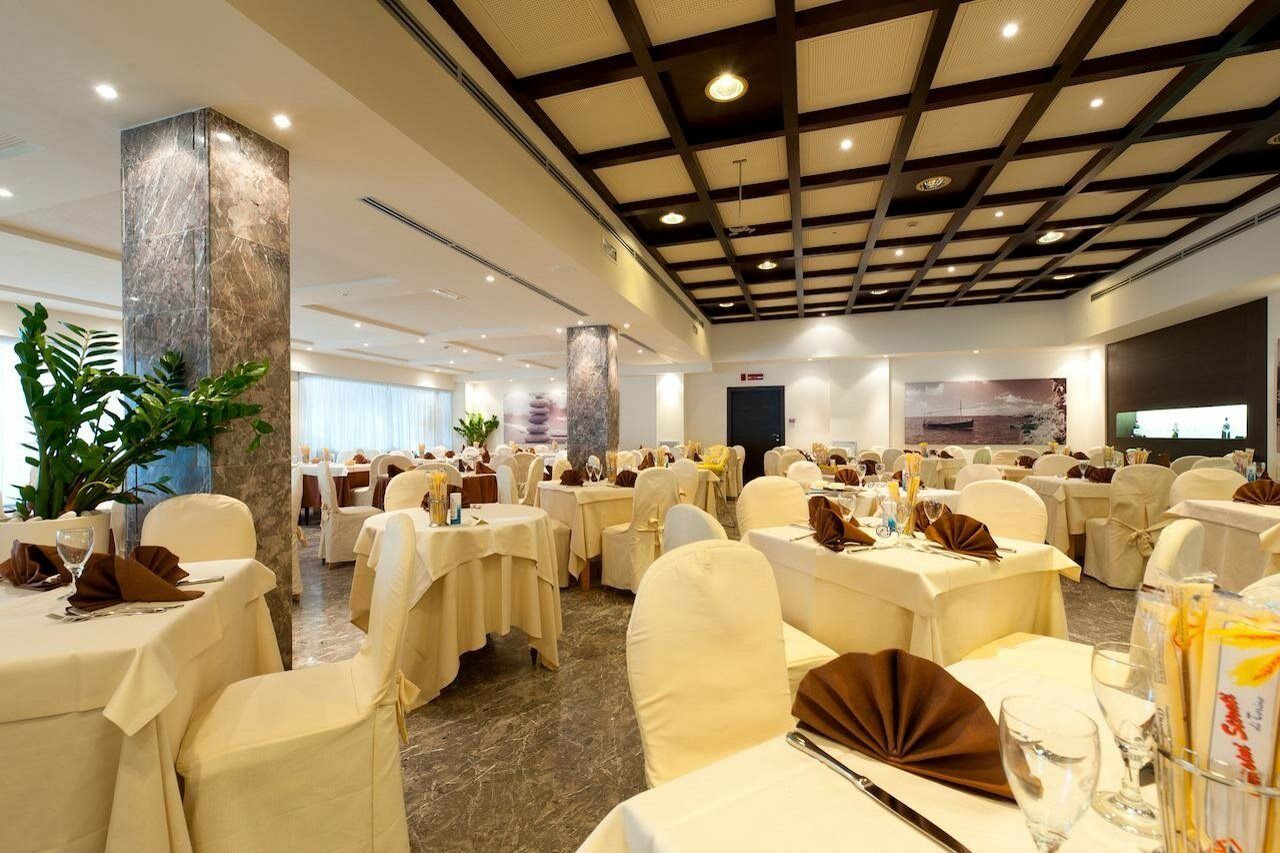 Grand Continental Hotel 4*