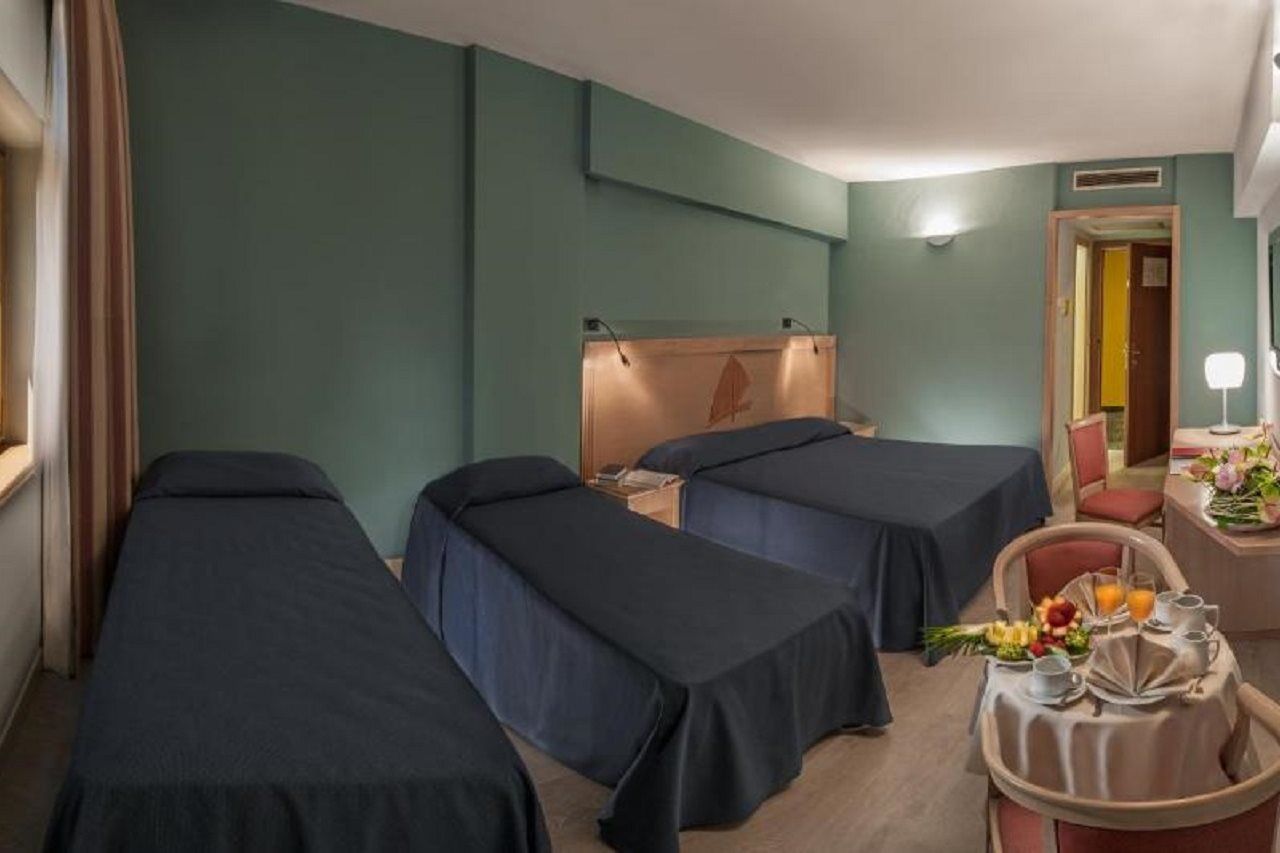 Grand Continental Hotel 4*